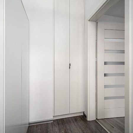 Ferienwohnung Apart D&K Free Parking Cybernetyki 2E Warschau Exterior foto